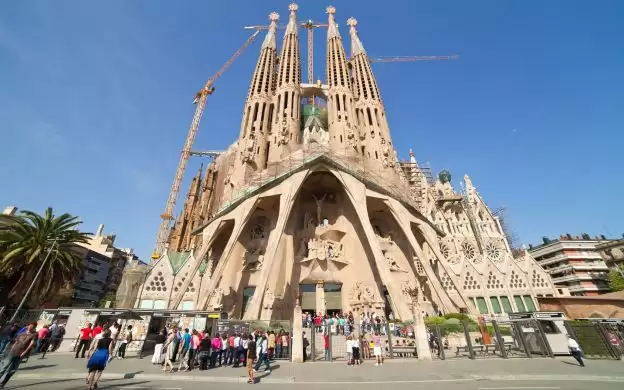 Take Flat 15% Off On Sagrada Familia Guided Tour With Tower Access Using This Isango.Com Discount Code